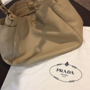 Prada Vitello Daino Hobo